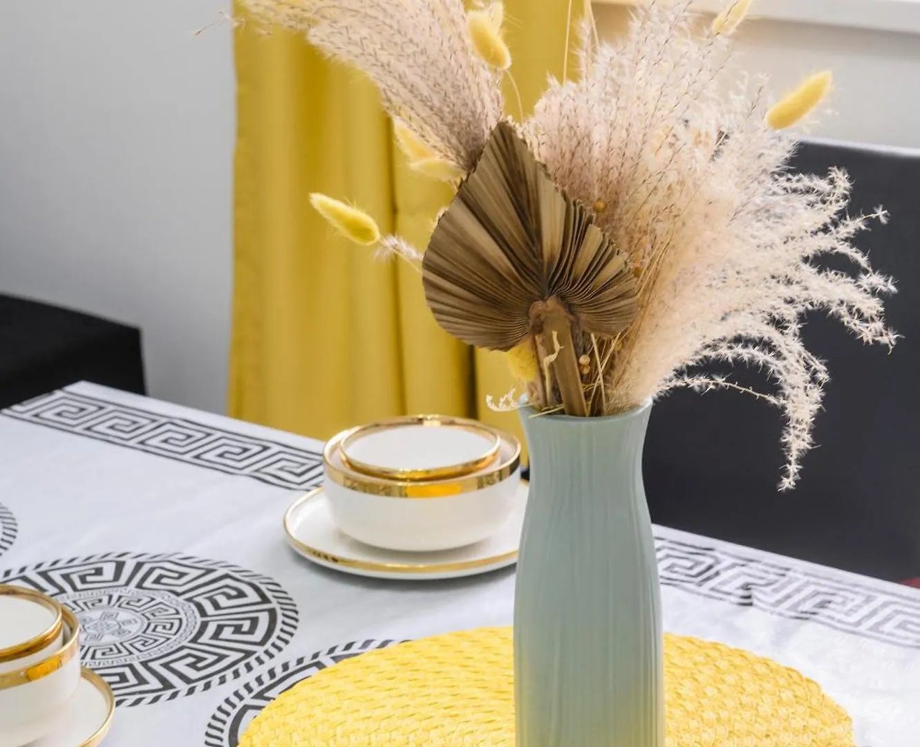 Большая Квартира На 8-9 Человек 52 Almaty Apartment